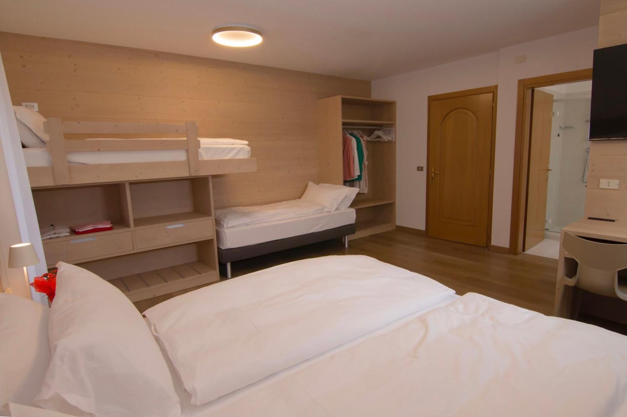 Hotel Miralago Bossico Phòng bức ảnh