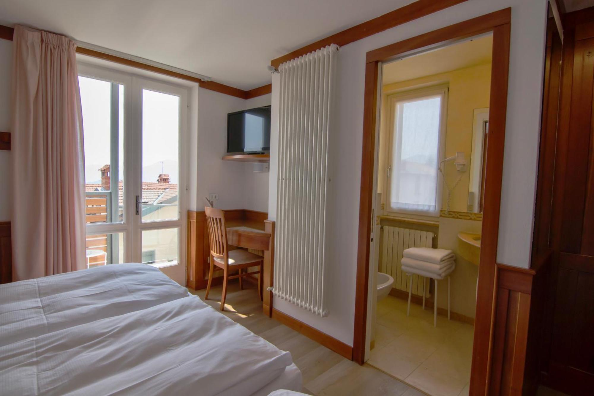Hotel Miralago Bossico Phòng bức ảnh