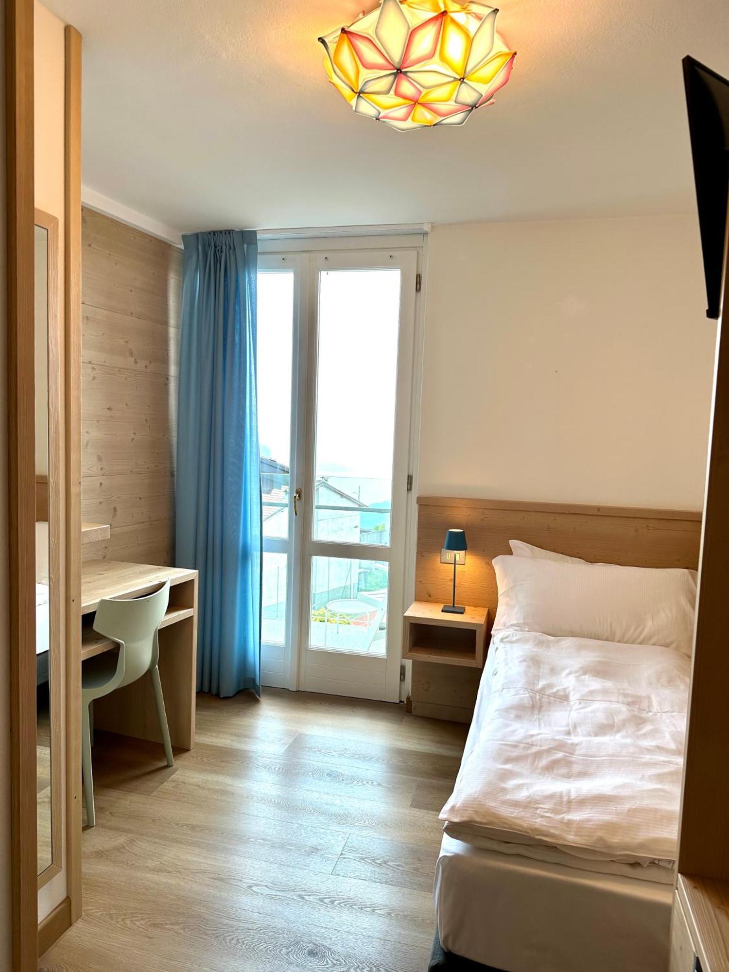 Hotel Miralago Bossico Phòng bức ảnh