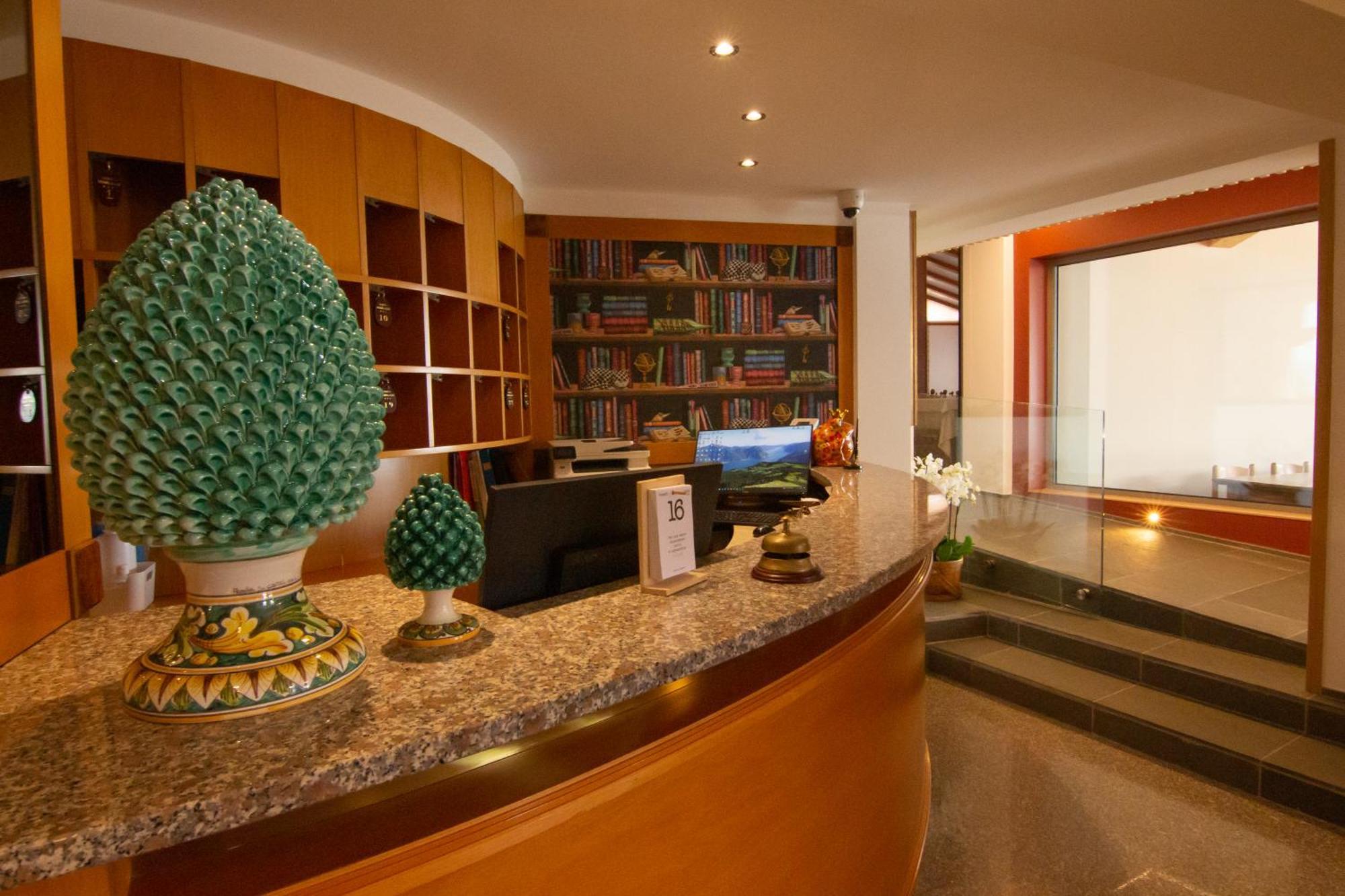 Hotel Miralago Bossico Ngoại thất bức ảnh