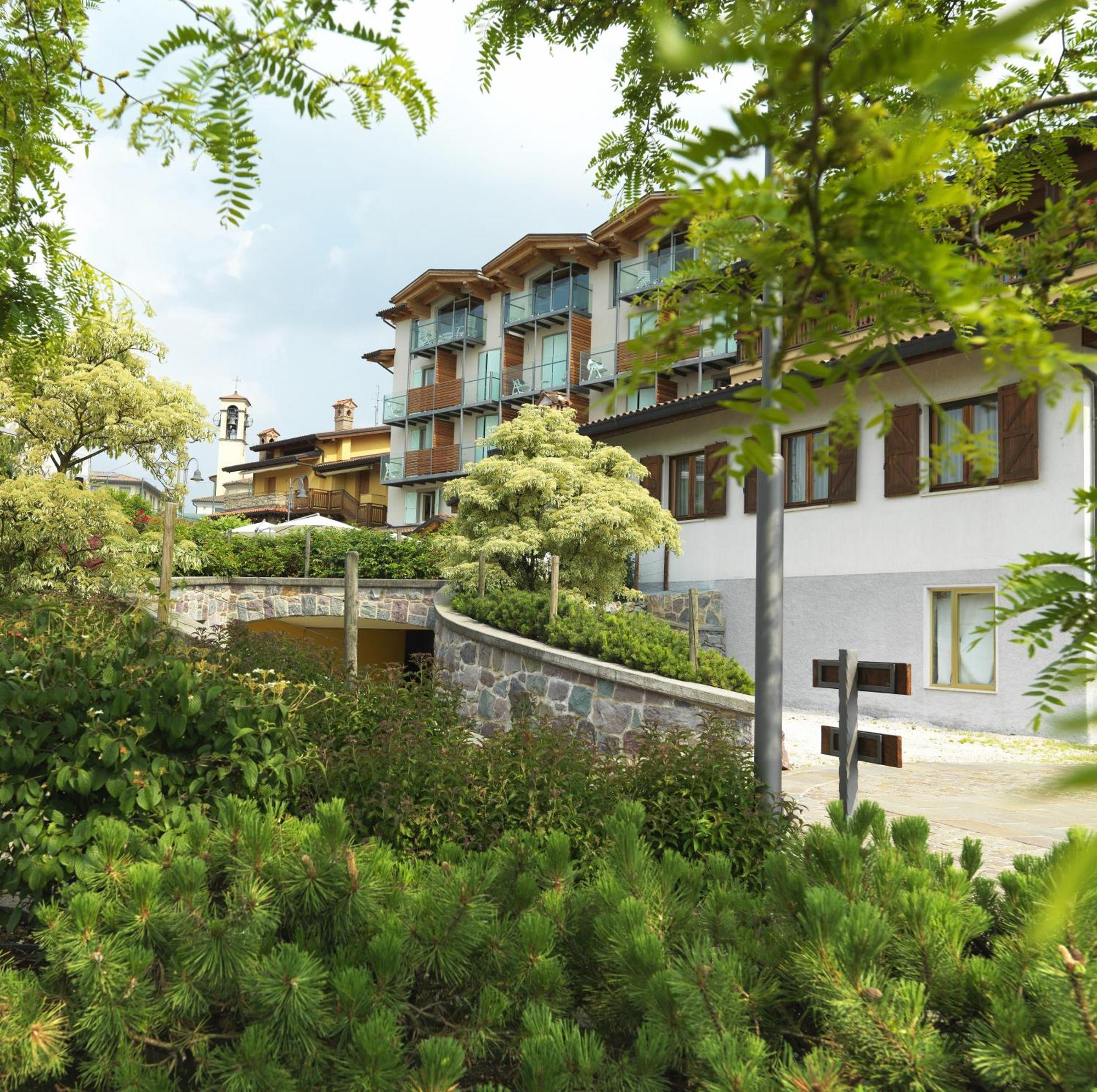 Hotel Miralago Bossico Ngoại thất bức ảnh